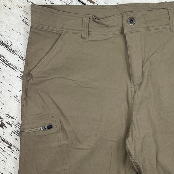 Gerry Cargo shorts men’s 40 flat front,
side & back pockets w/ zippers - Picture 4 of 7